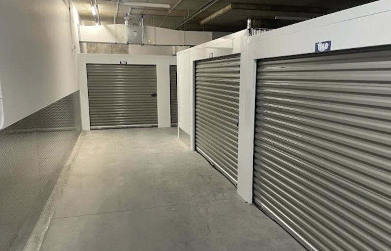 Storage Units at SmartStop Self Storage - Seigneuriale - 230 Rue Seigneuriale, Quebec, QC